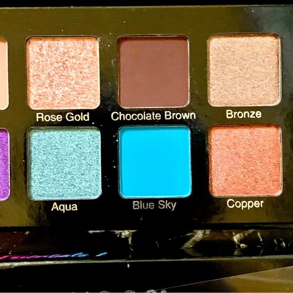 🍒🍒 Violet Voss Essentials 2 eyeshadows palette - Picture 5 of 7